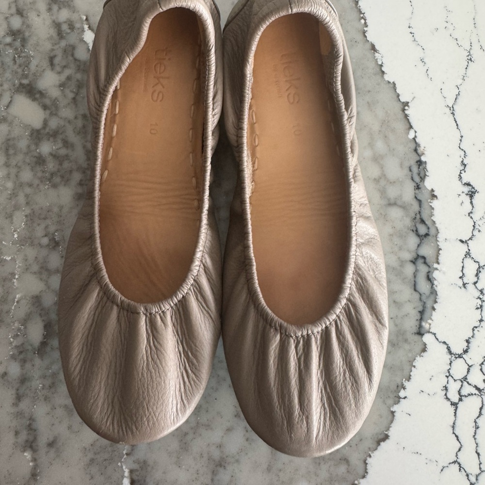 Tieks Ballet Flats in Light Taupe